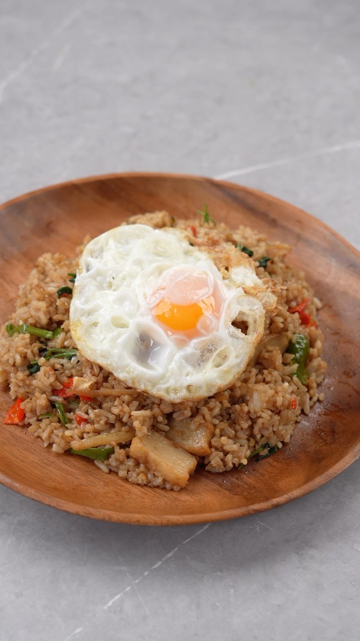 Nasi goreng kampung extra pedas, extra belacan dan extra kick thumbnail