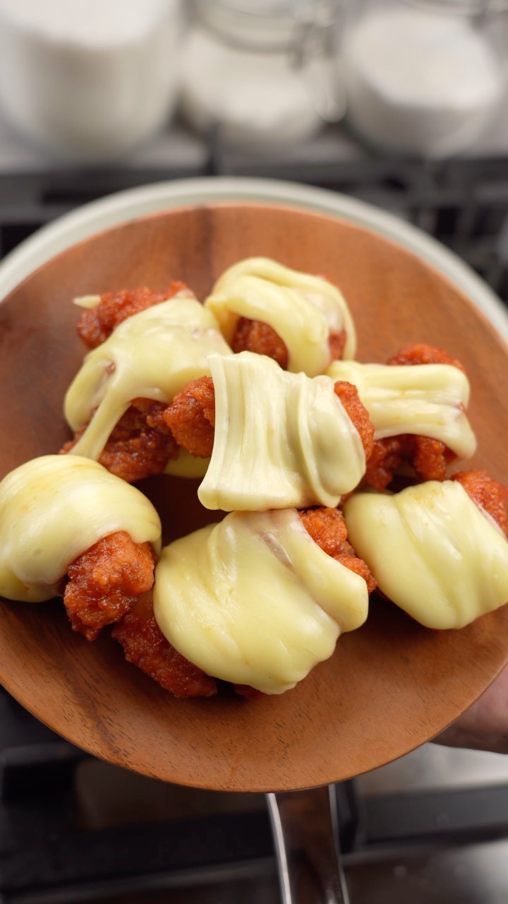 Cheezy Korean Chicken thumbnail