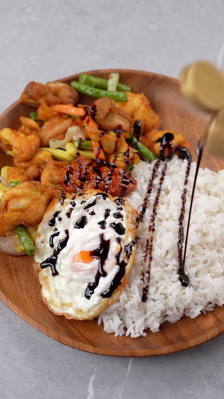 Sambal Nyet dengan Ayam Goreng Kunyit thumbnail