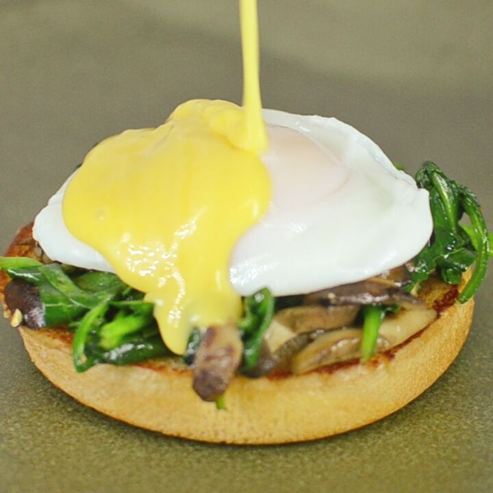 Eggs Benedict π£π£ thumbnail