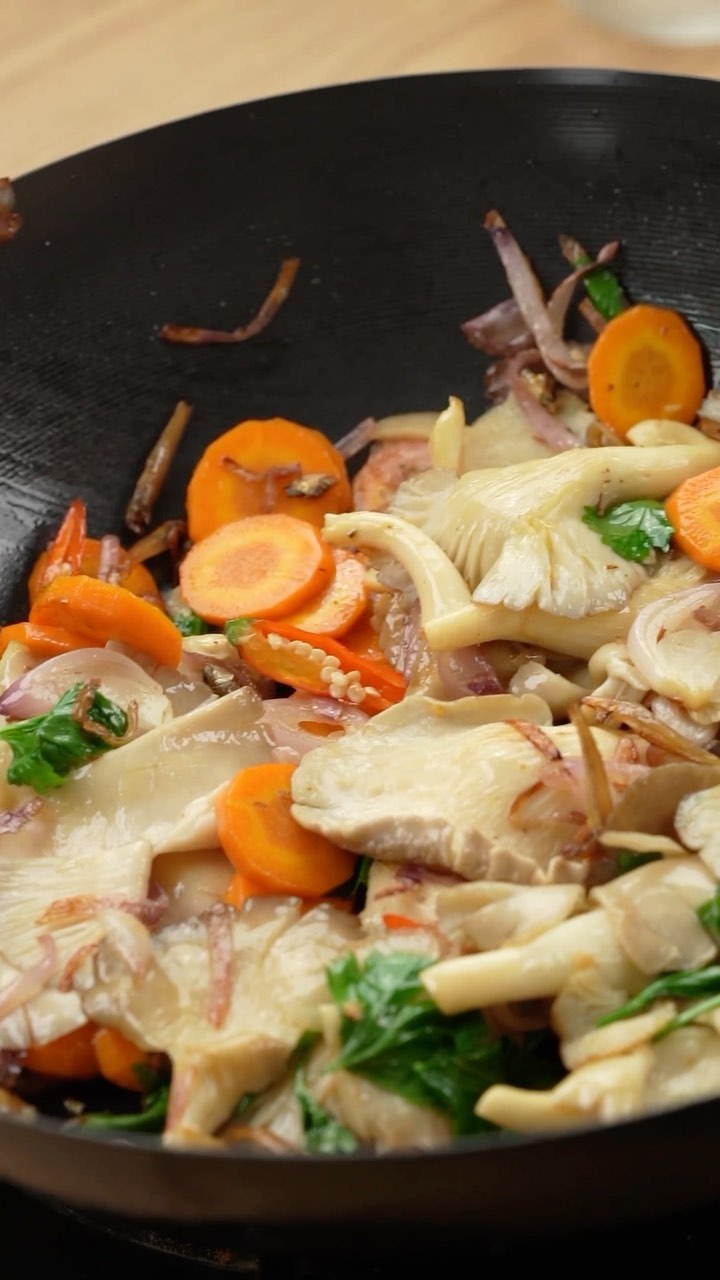 Berbuka Day 5 (Part 2) - Stir-Fried Mushroom thumbnail