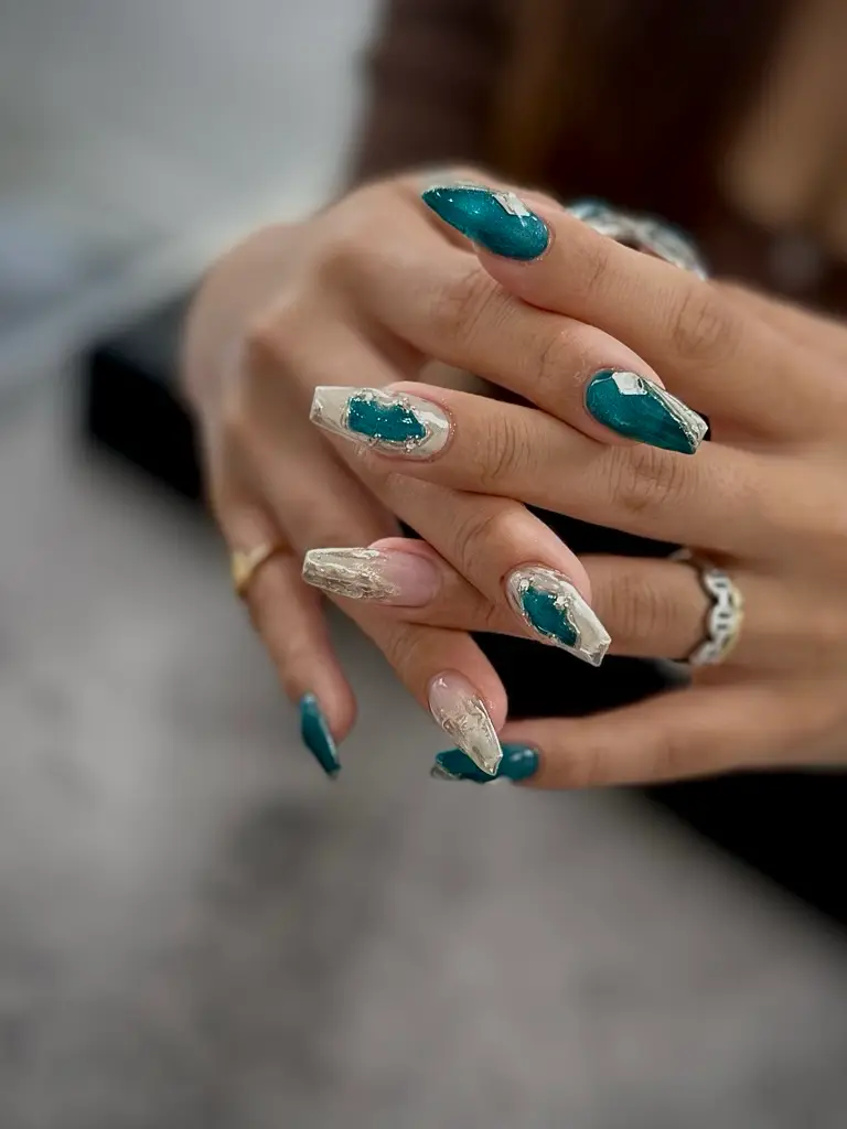 nail salon Luna
