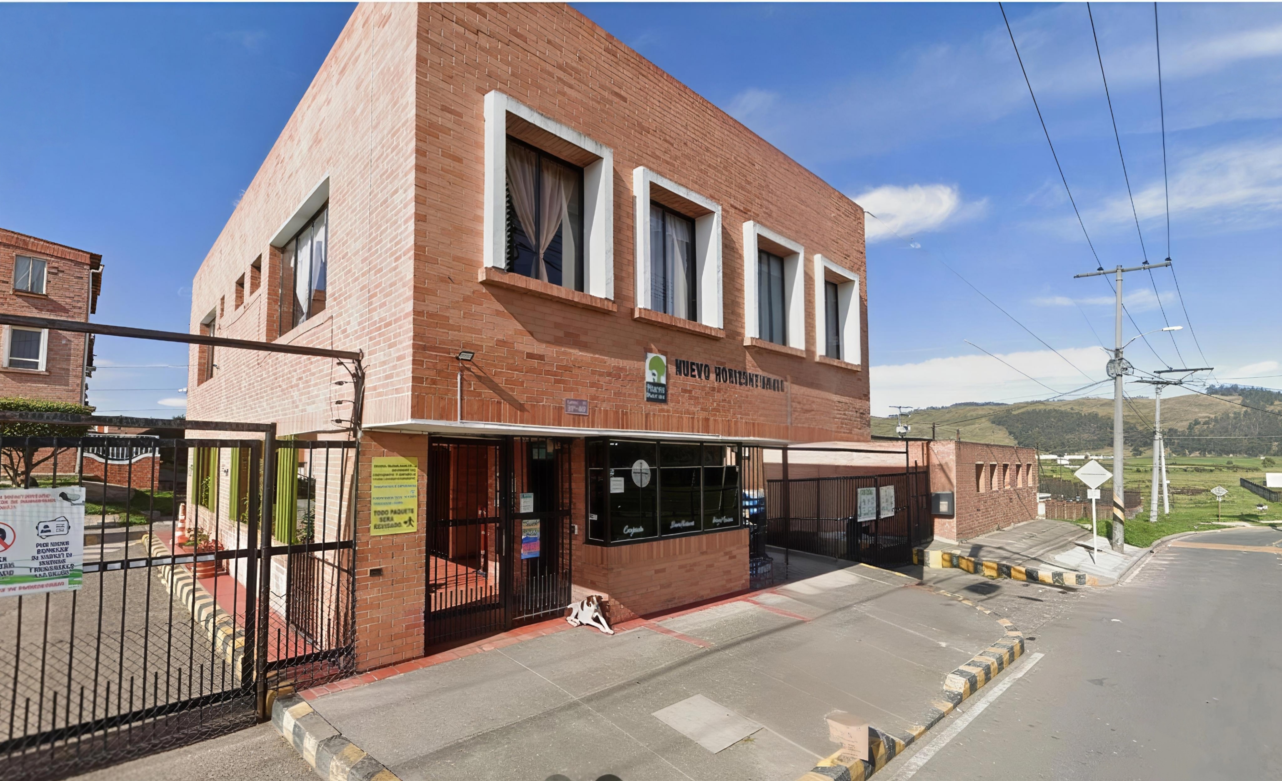 Entrada principal del conjunto residencial Nuevo Horizonte Ensueño.
