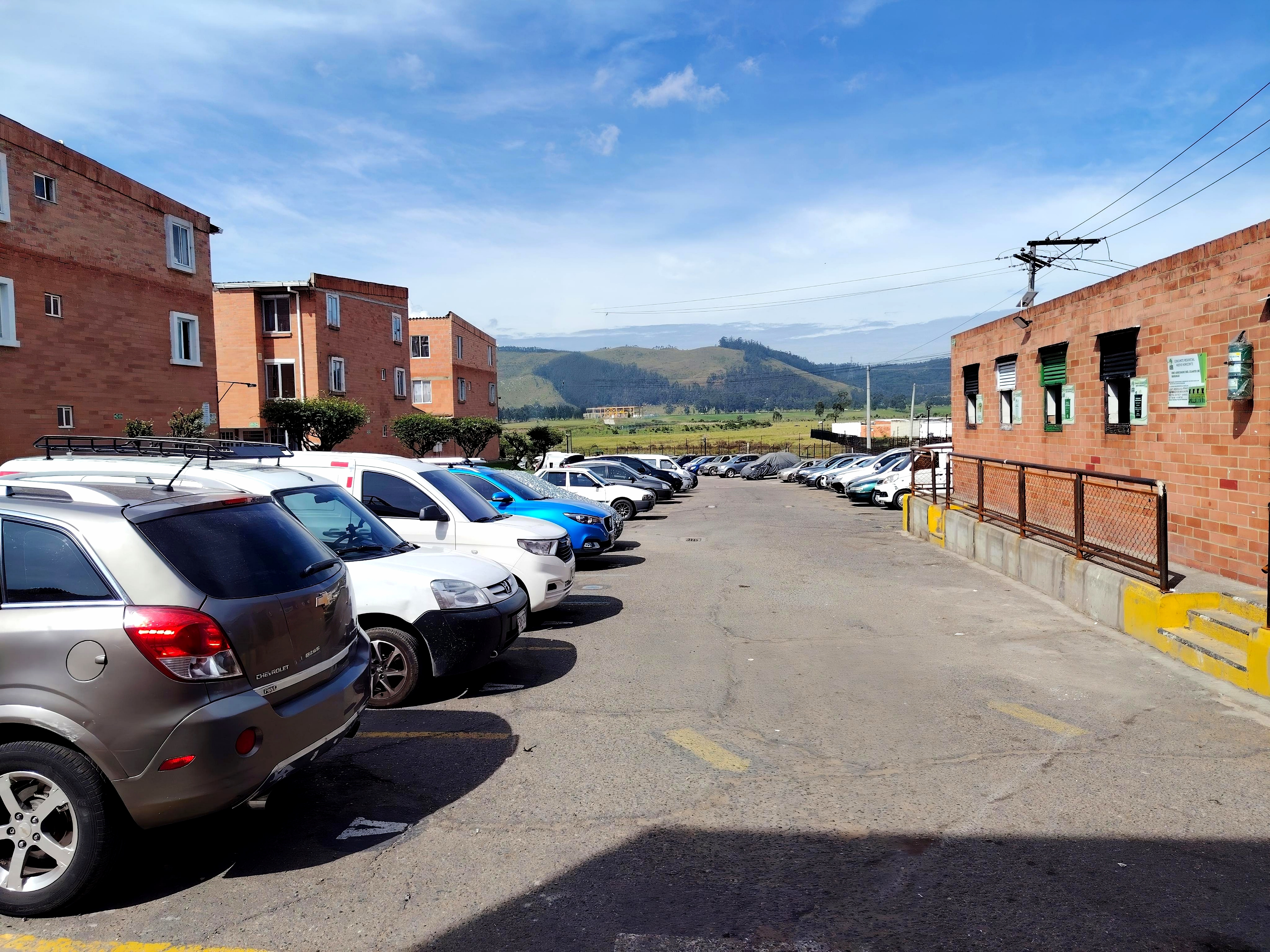 Parqueadero Carros 2