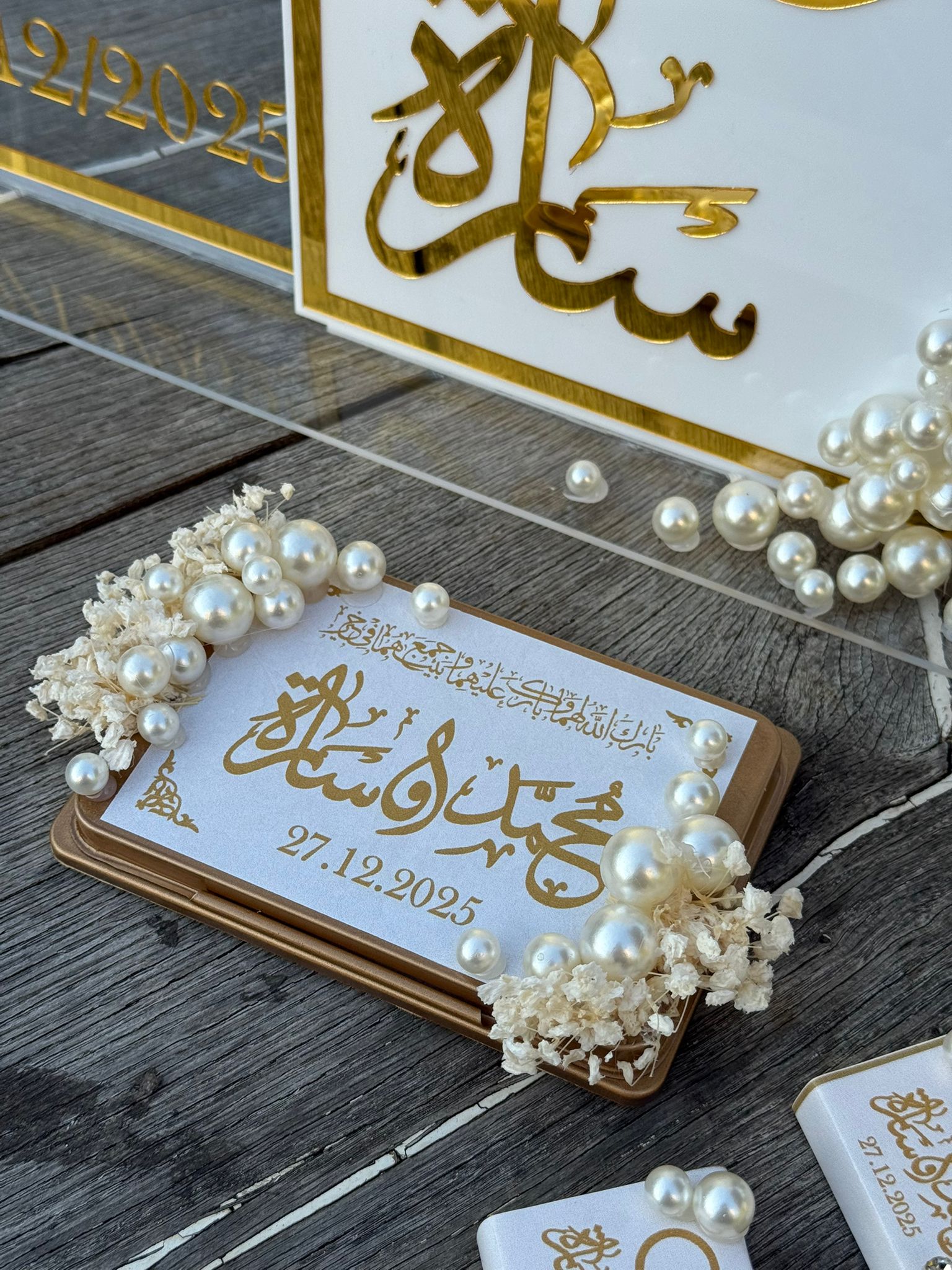 Wedding favors tray with a handprint 6