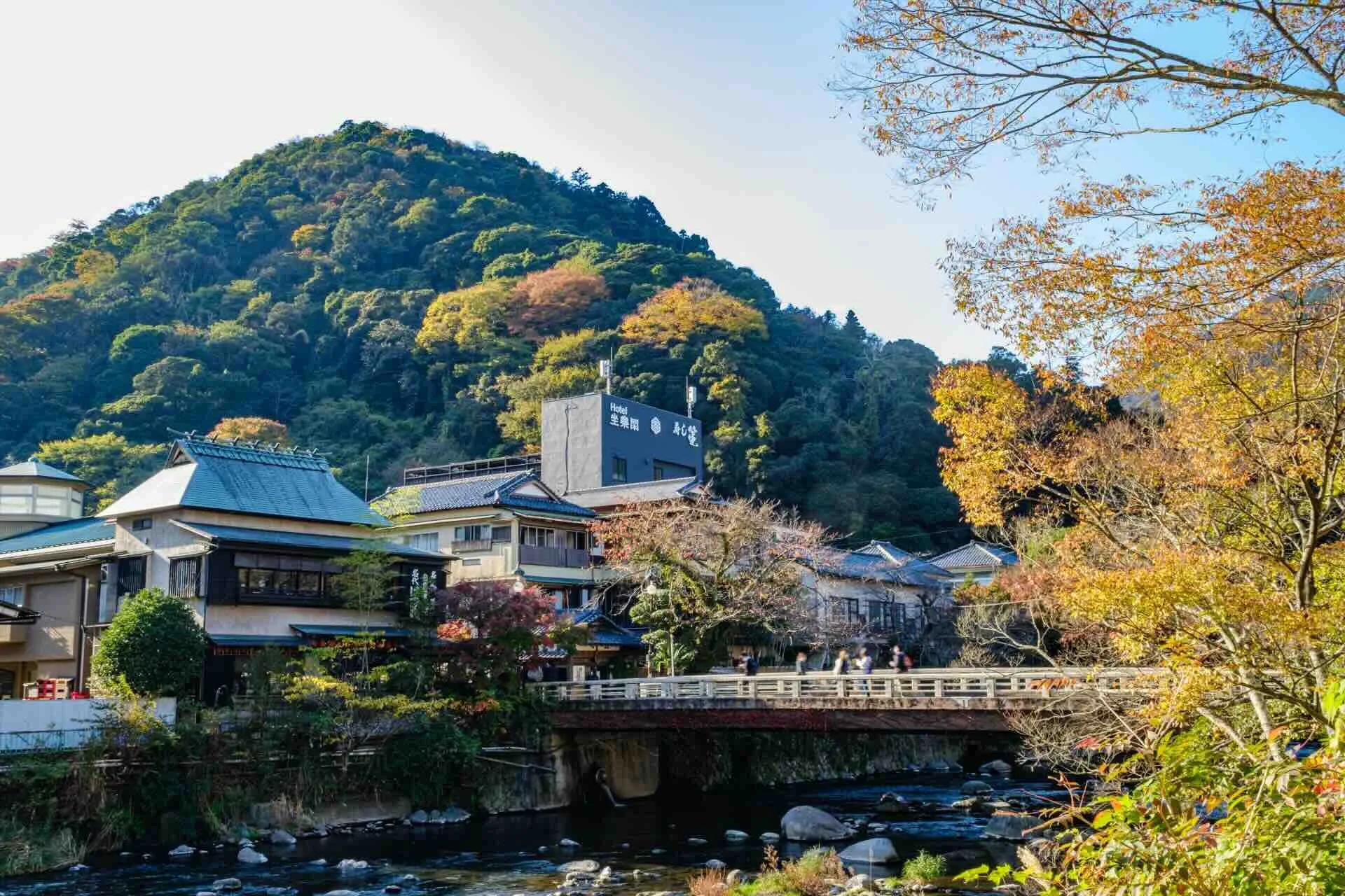 hakone_onsengai2.webp