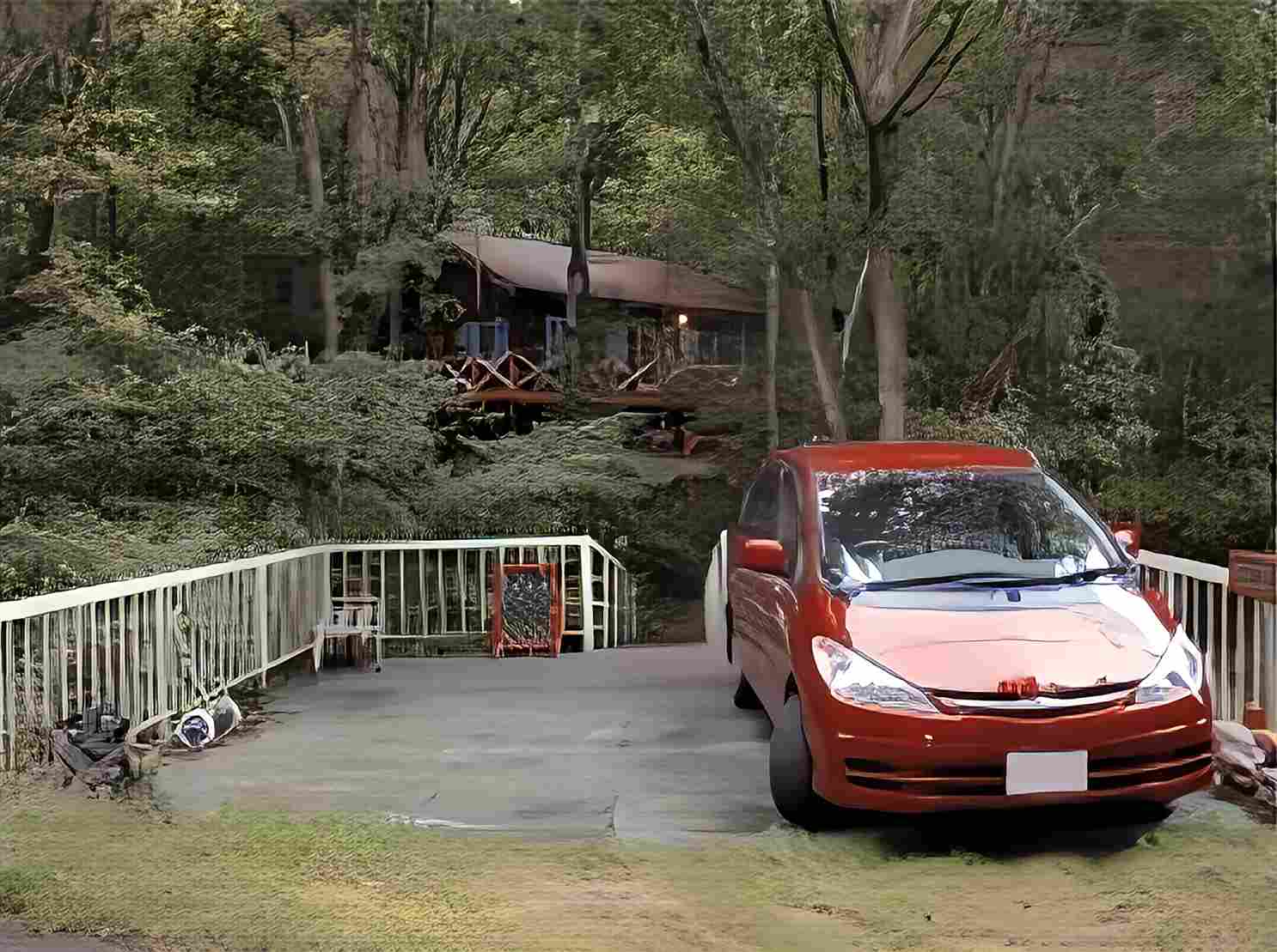 長野県茅野市北山の中古別荘の駐車スペース