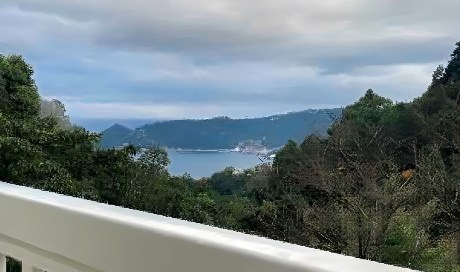 静岡県熱海市上多賀の物件の周辺の眺望