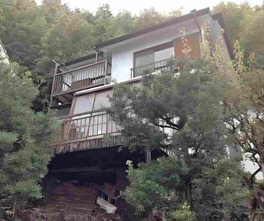 静岡県熱海市上多賀の中古戸建の外観