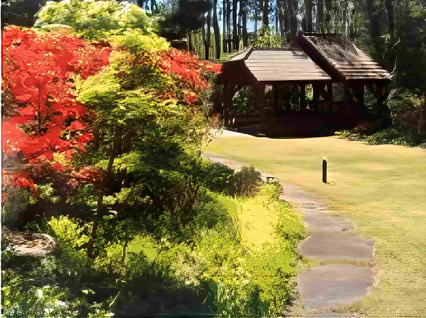 諏訪郡富士見町の中古戸建の東屋のあるガーデン