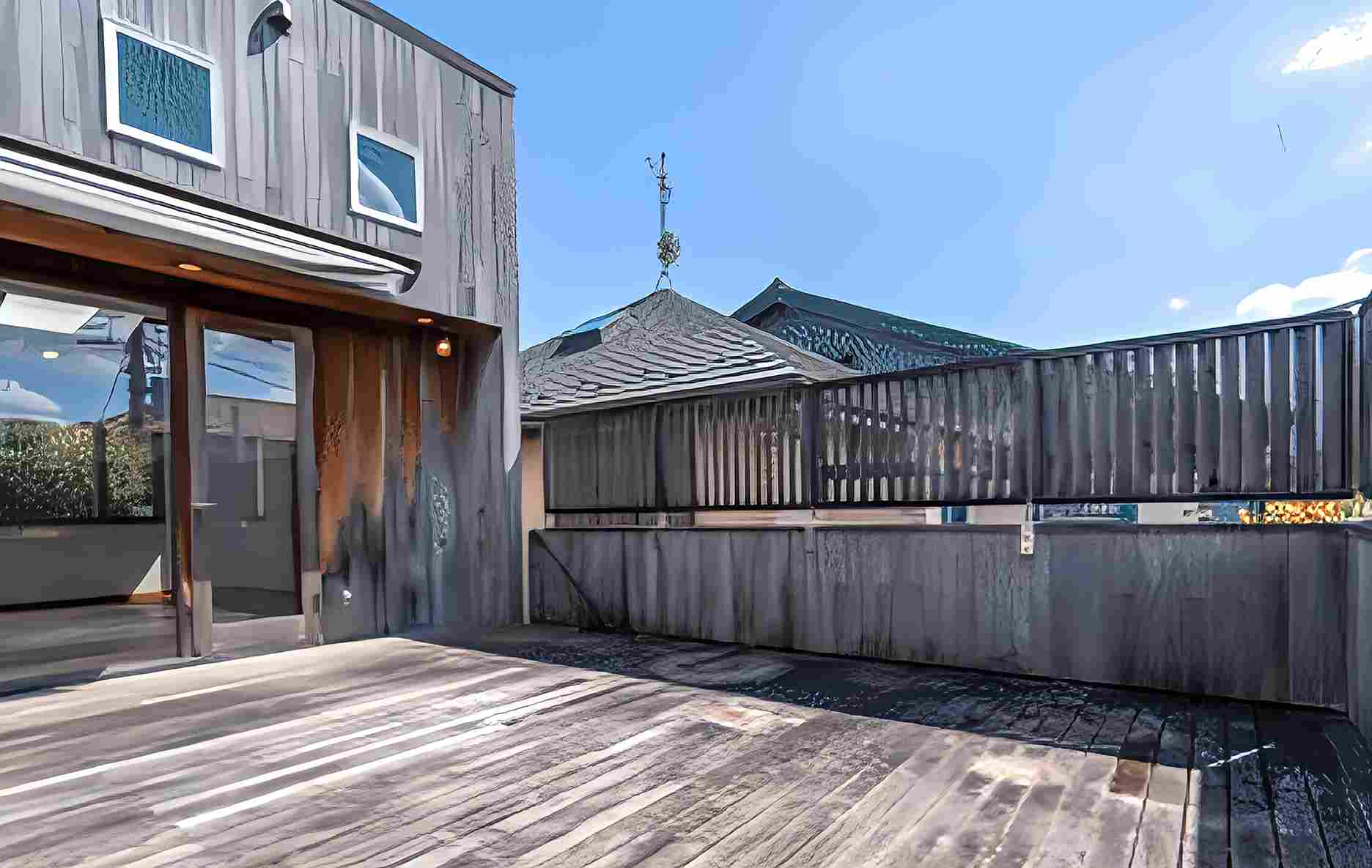七里ヶ浜東の中古戸建のベランダ