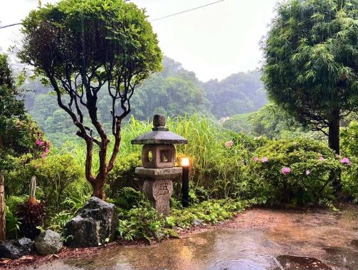 逗子一棟別荘風戸建の庭