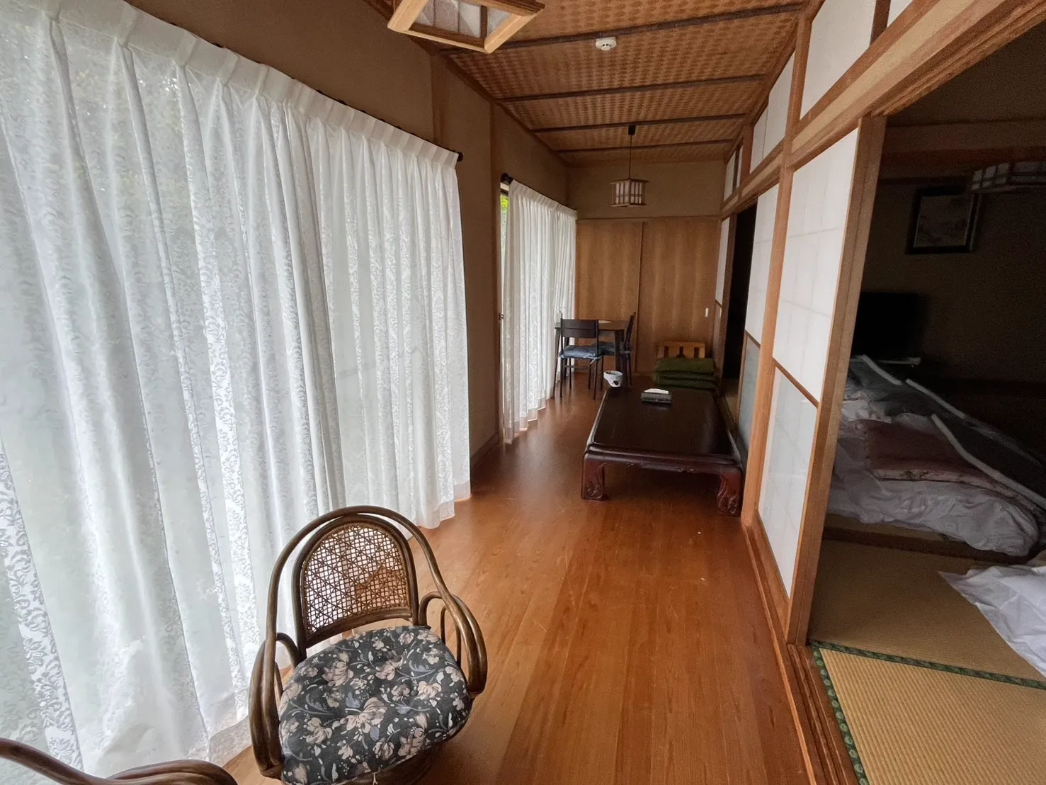 伊東市吉田中古別荘の廊下(和室前)