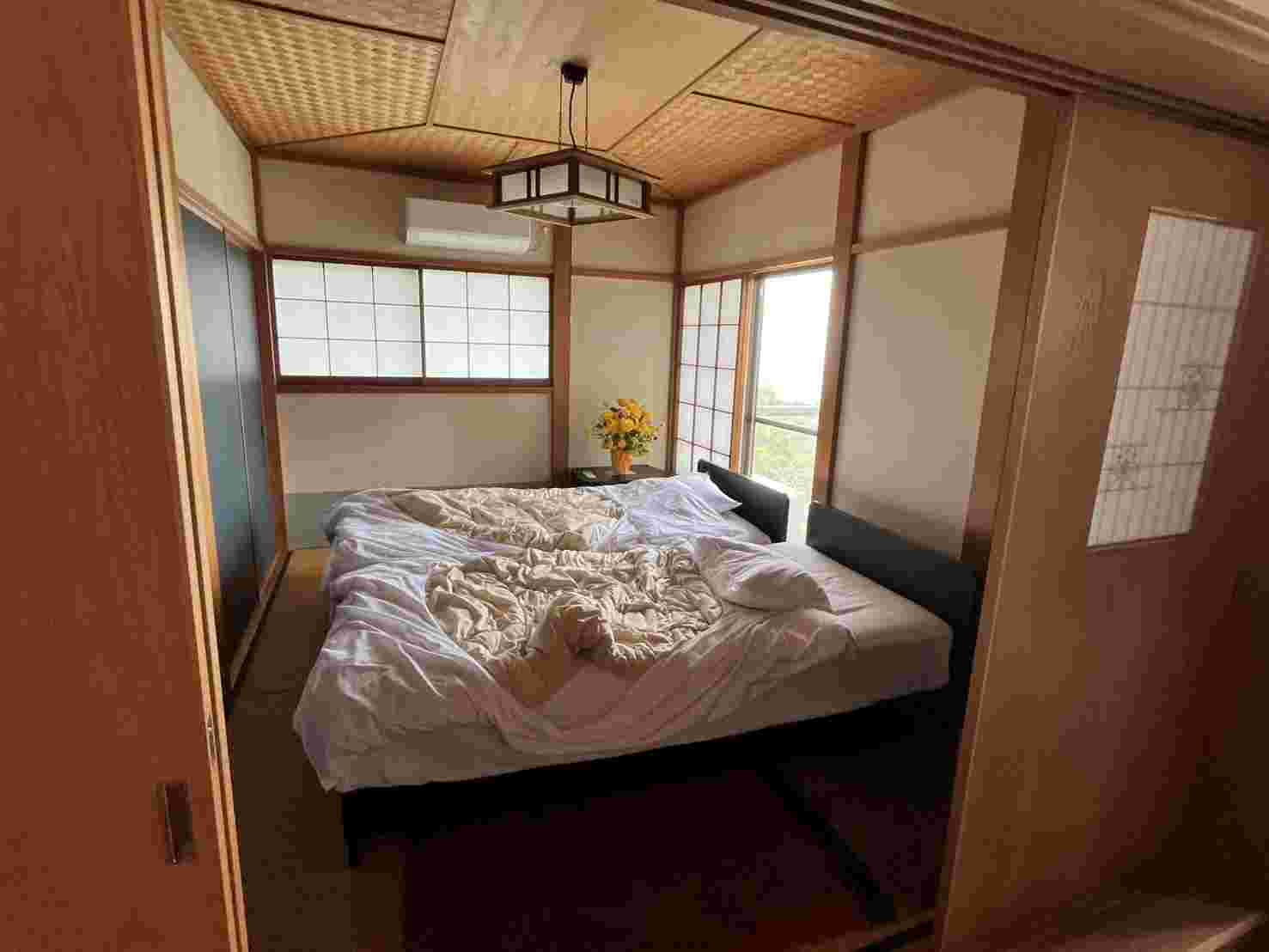 伊豆高原の別荘の寝室