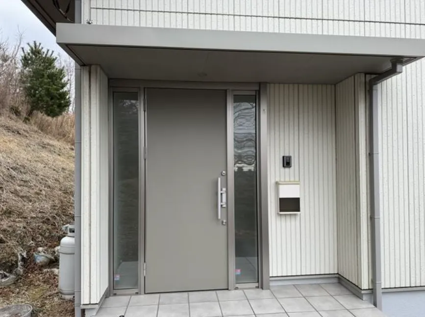 河津町中古戸建の玄関