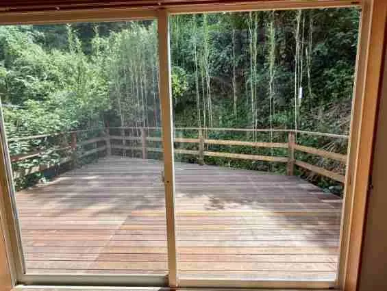 逗子市桜山5丁目中古戸建のウッドデッキ