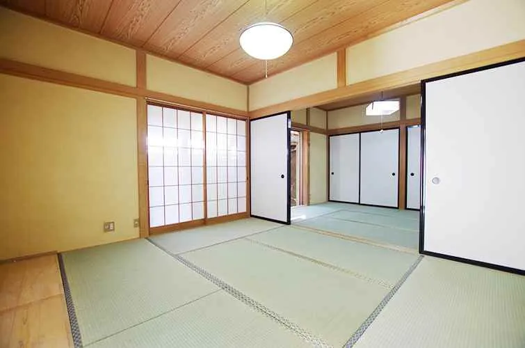 一部リフォーム済 高台住宅地！熱海市紅葉ガ丘町売戸建 5DK｜熱海駅3.1km・バス停歩3分の写真 3