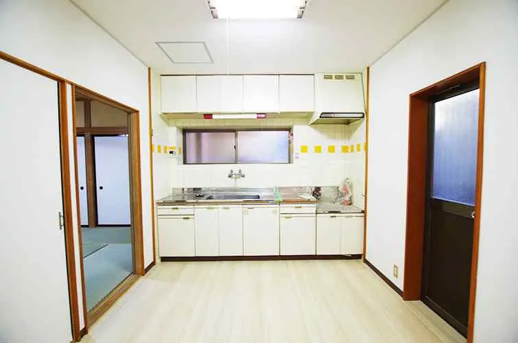 一部リフォーム済 高台住宅地！熱海市紅葉ガ丘町売戸建 5DK｜熱海駅3.1km・バス停歩3分の写真 4