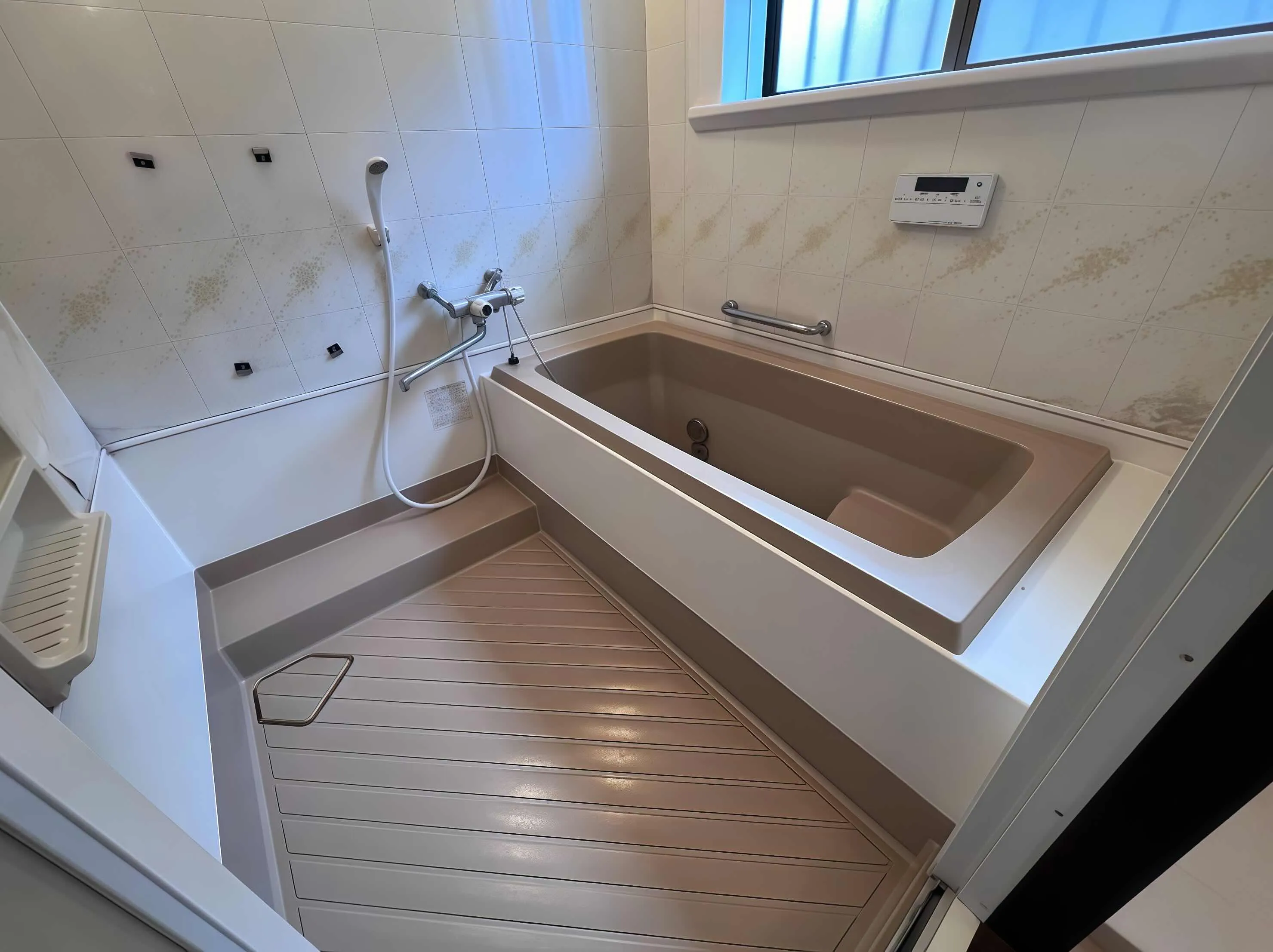 軽井沢町長倉中古戸建の浴室