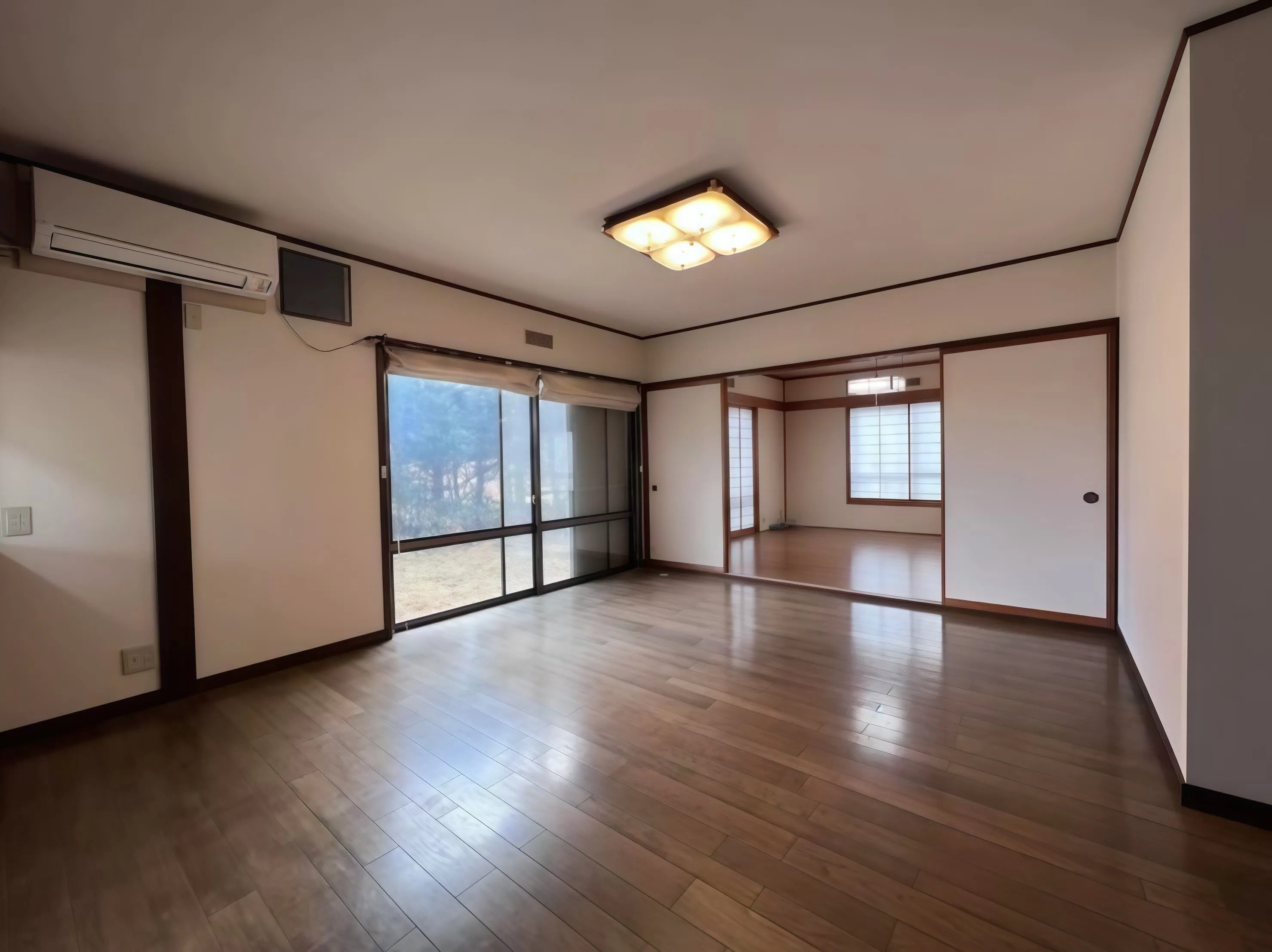 軽井沢町長倉中古戸建のリビング