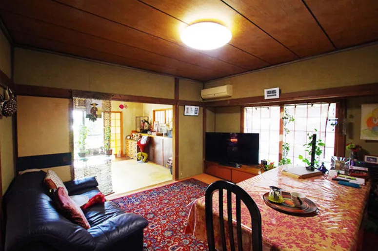 熱海市網代売戸建住宅7LDKの居間