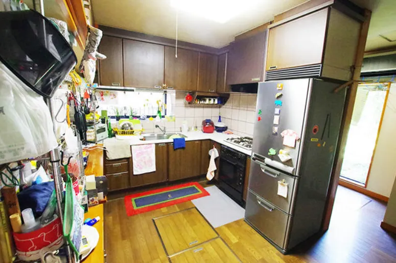 熱海市網代売戸建住宅7LDKのキッチン