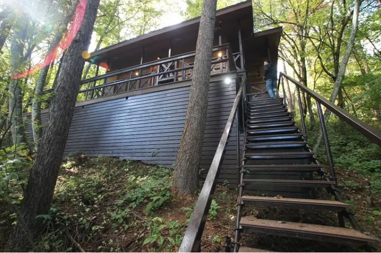 軽井沢三笠パーク内中古住宅の外観