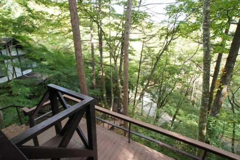 軽井沢三笠パーク内中古住宅｜軽井沢駅車15分・木造67.9㎡・ホテル旅館想定利回25.6%・南傾斜401.15㎡の写真 15