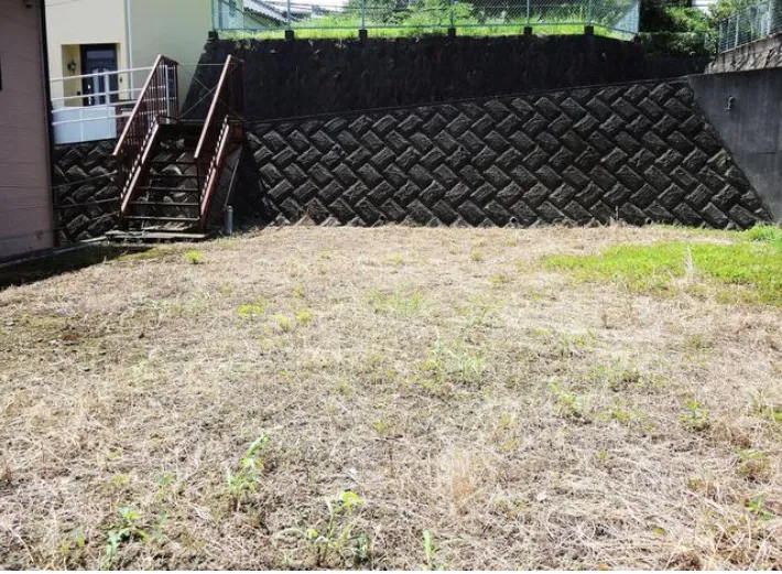 真鶴町真鶴売地｜真鶴駅徒歩5分・緑の木々を眺めるひな壇151㎡45坪の写真 2