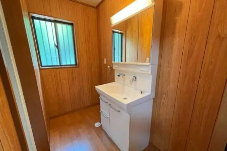 湯河原町宮上中古戸建の洗面室