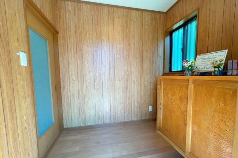 湯河原町宮上中古戸建の玄関