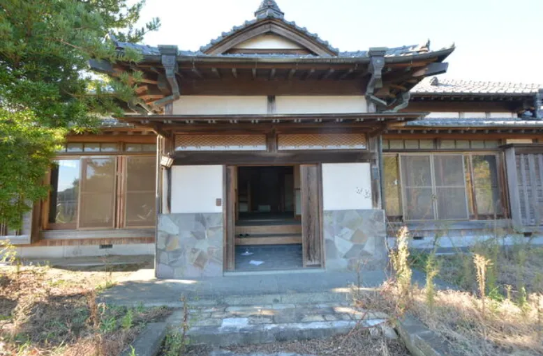 富津市三間塚中古戸建の玄関