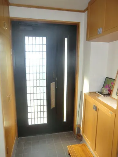 足柄下郡湯河原町宮上中古戸建の玄関