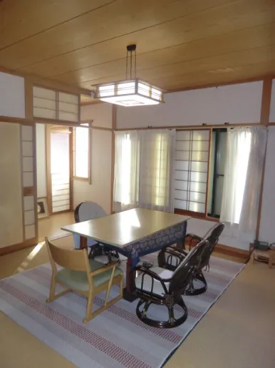 足柄下郡湯河原町宮上中古戸建の居間