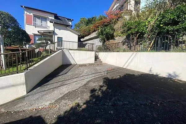 湯河原町吉浜中古戸建の外観と周辺