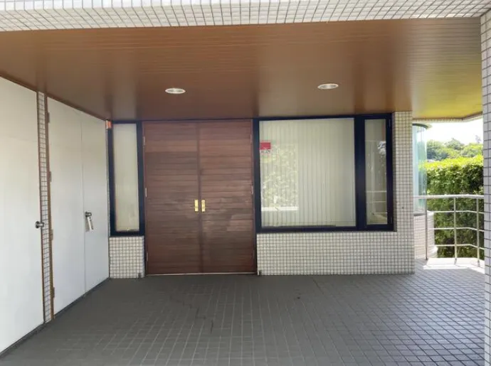 熱海市下多賀南熱海が丘中古戸建の玄関