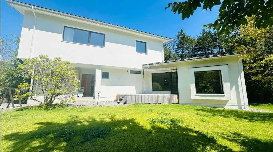 軽井沢町追分西軽井沢中古戸建 築浅広大敷地3LDK