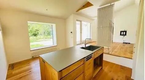 軽井沢町追分西軽井沢中古戸建のアイランドキッチン