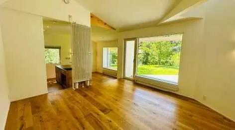 軽井沢町追分西軽井沢中古戸建のリビング2