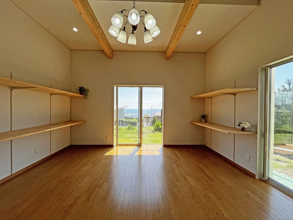 南房総市千倉町白間津売戸建の洋室の写真1