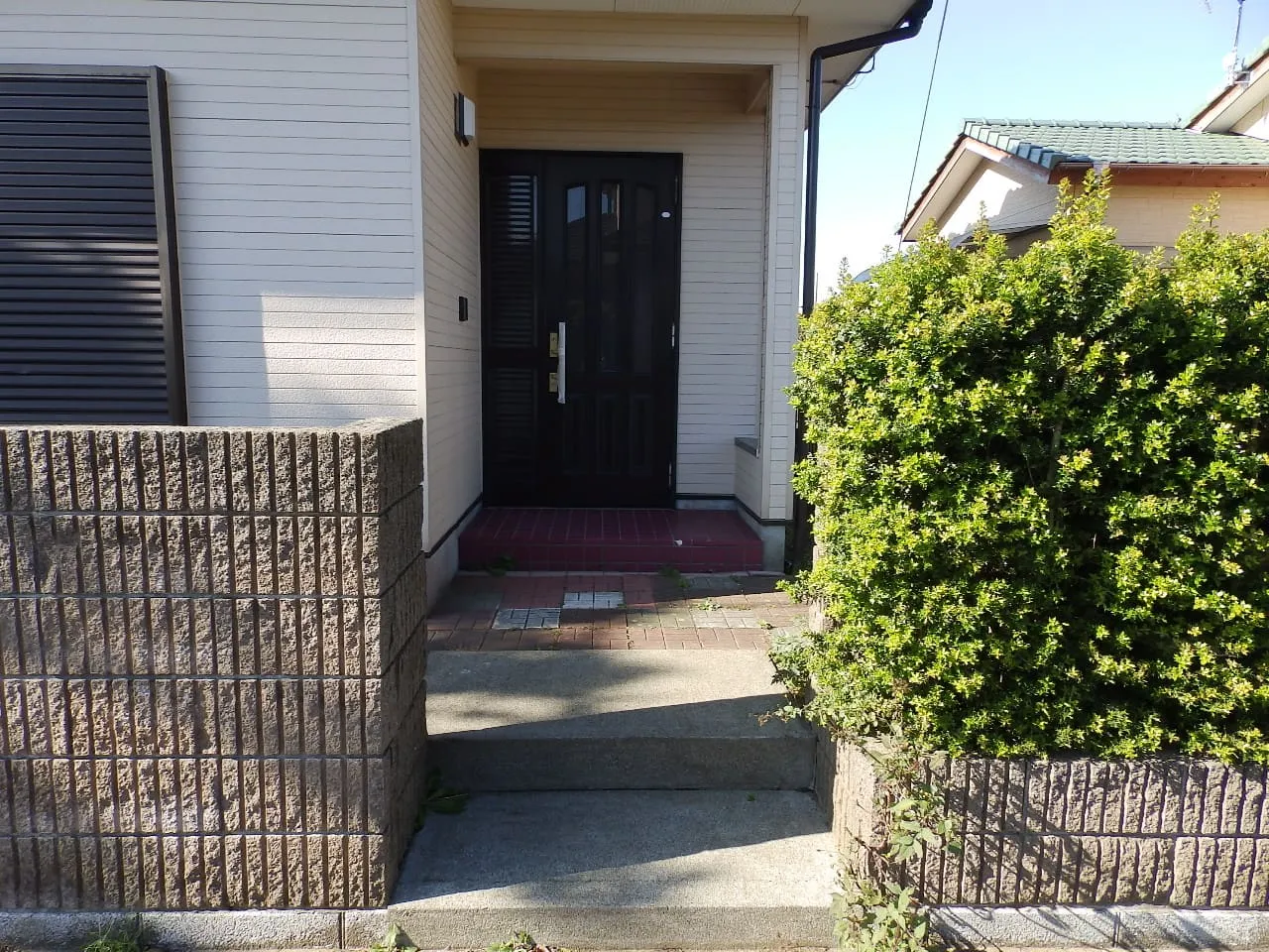 長生郡白子町中里中古戸建の玄関の写真2