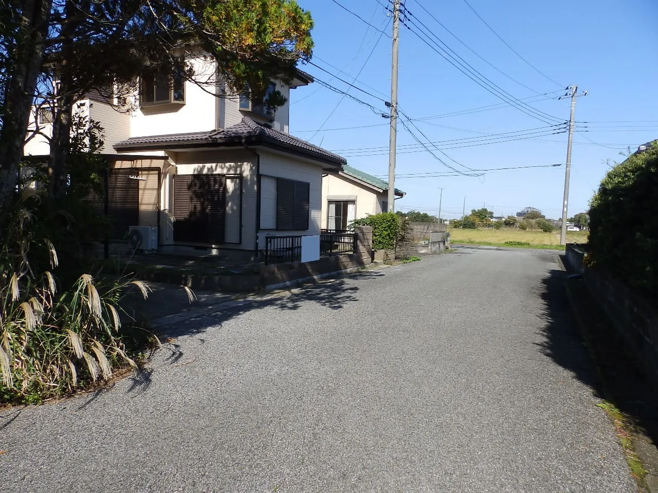 長生郡白子町中里中古戸建の前面道路の写真2