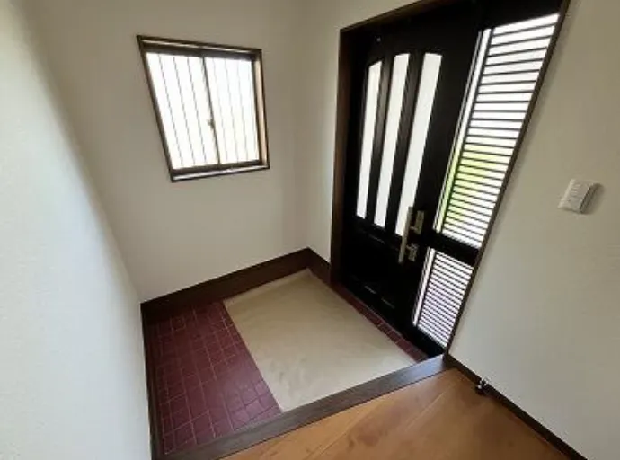 長生郡白子町中里中古戸建の玄関の写真3