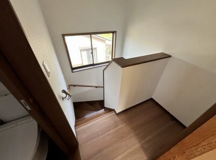 長生郡白子町中里中古戸建の階段