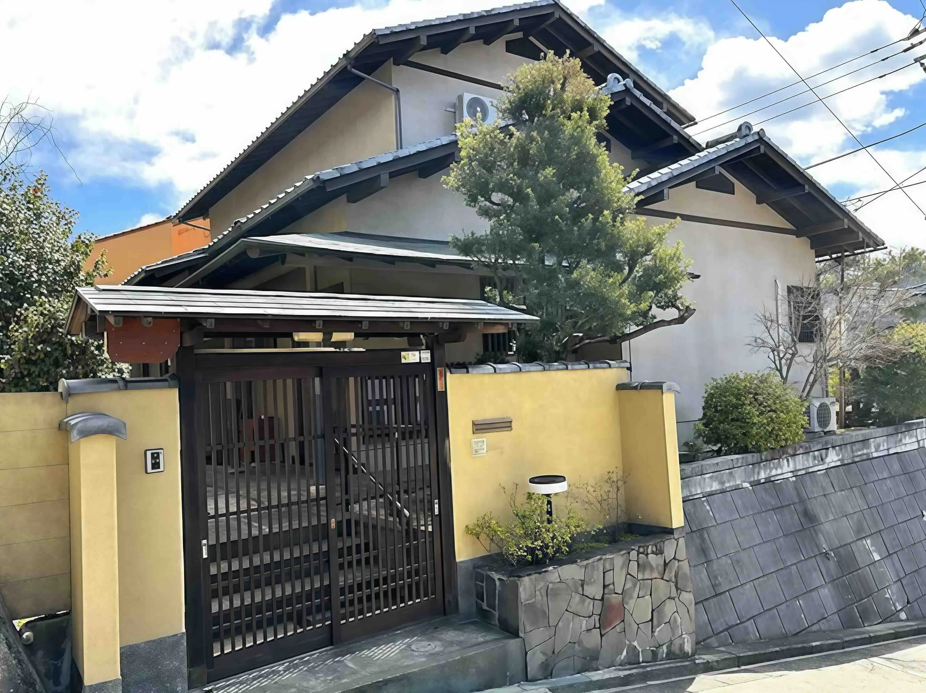 湯河原町宮上売戸建｜2階建5SLDK・若草山分譲地・源泉かけ流温泉付