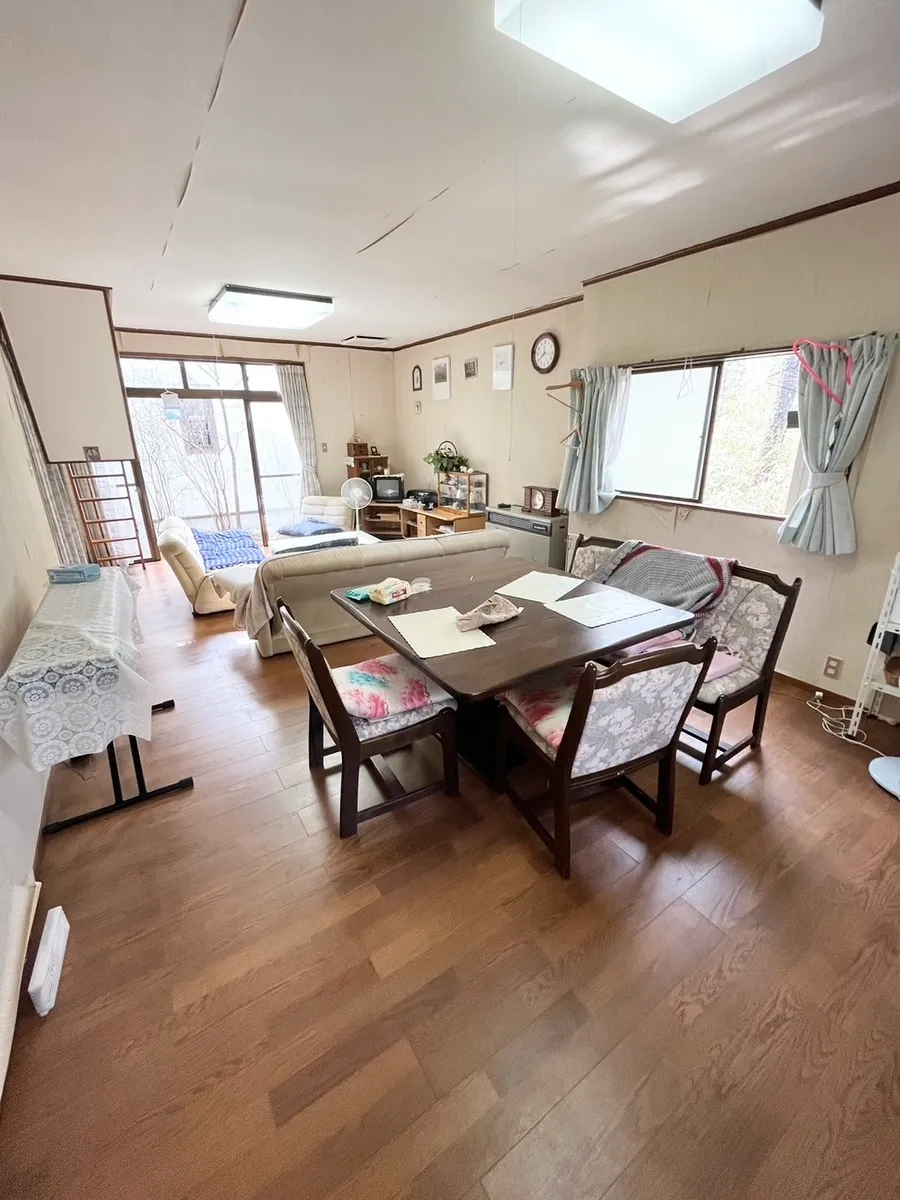 那須町守子の郷D-17中古別荘の居間