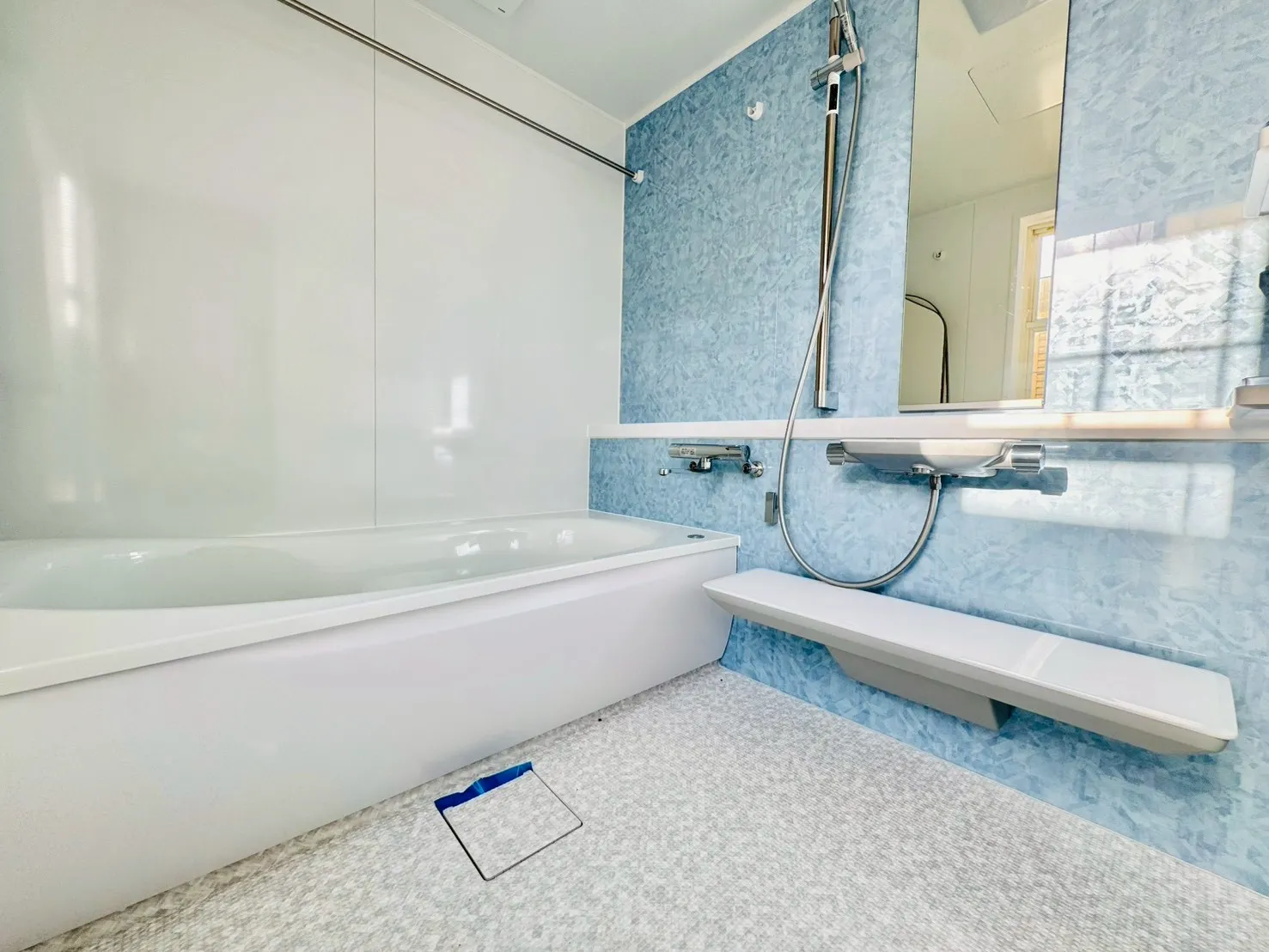 鎌倉市津中古住宅の浴室