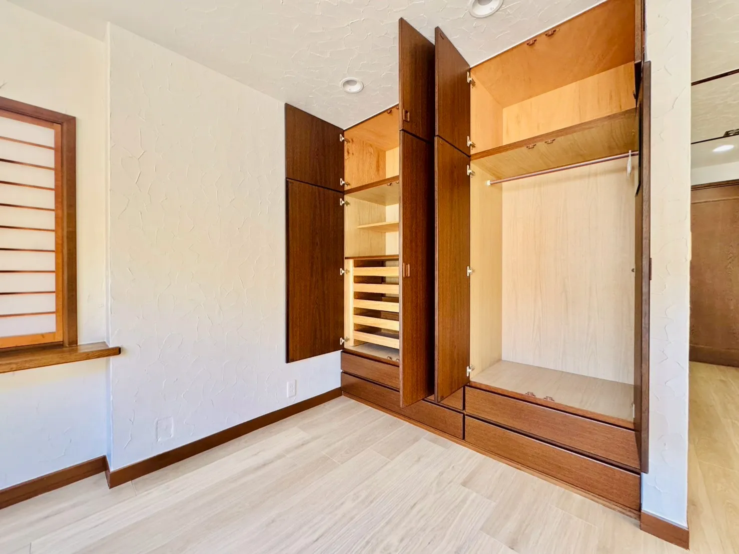 鎌倉市津中古住宅の2階洋室2