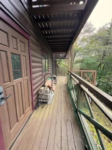 山中湖村平野中古戸建のデッキ