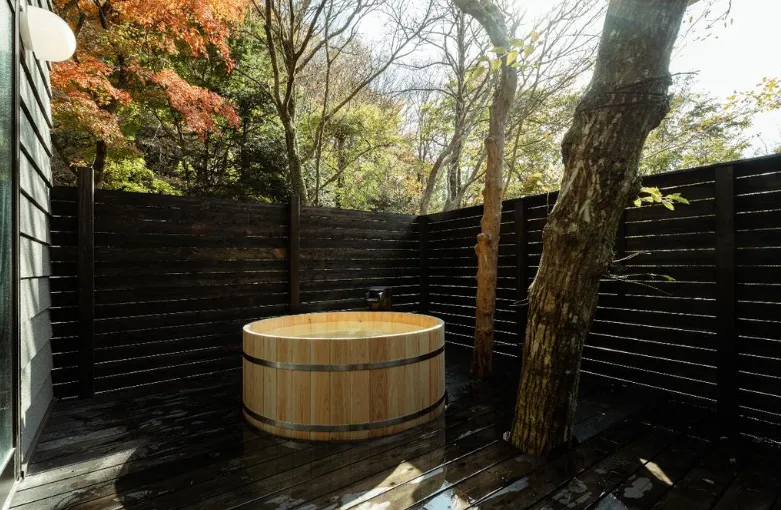 箱根町仙石原売戸建の露天風呂の写真1